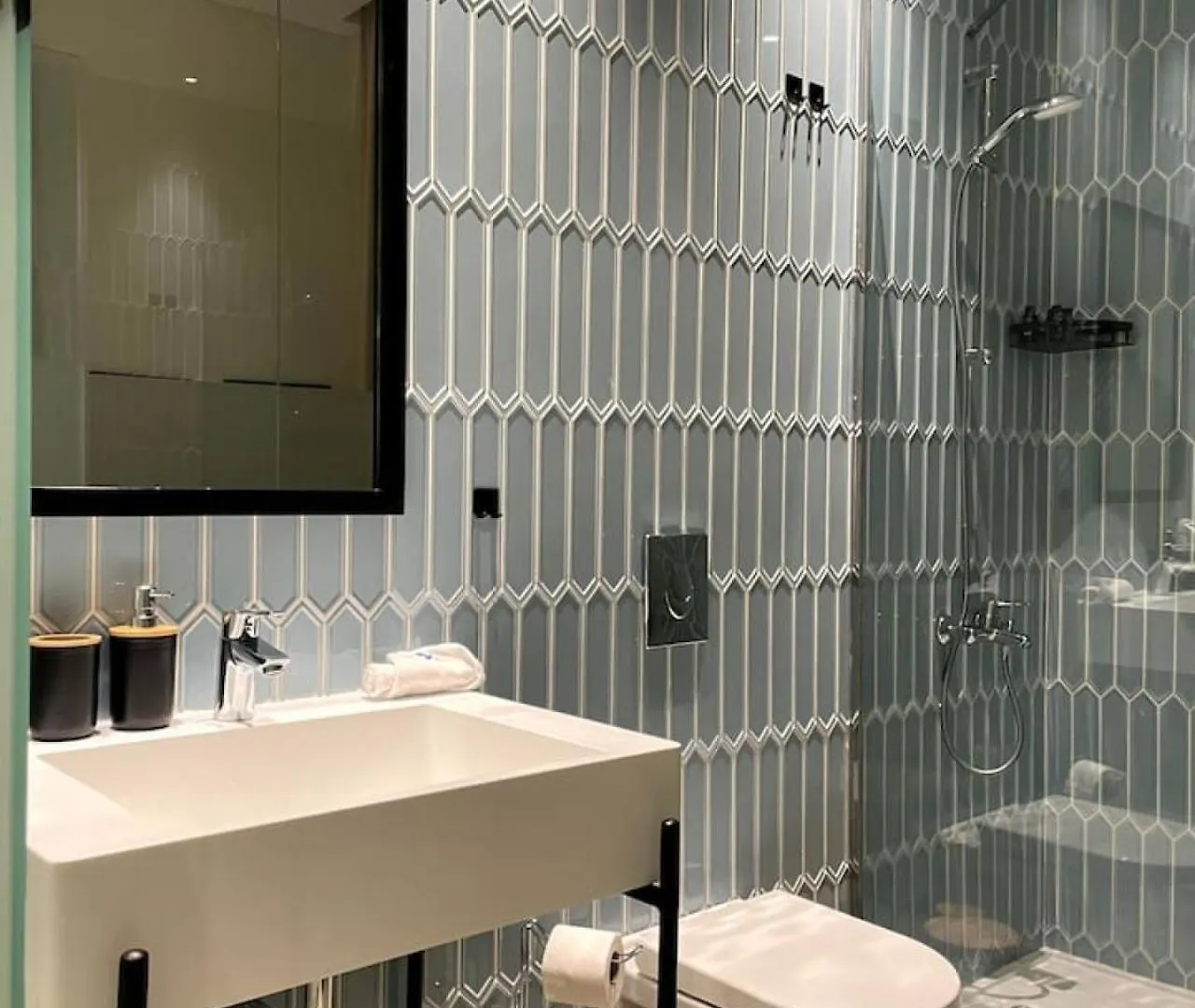 Bhub 5 Bedrooms Guesthouse In Gemmayze Beirut 0*,  Libano